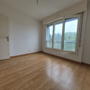 TEMPLEMARS – APPARTEMENT – 2 CHAMBRES – GARAGE – CAVES