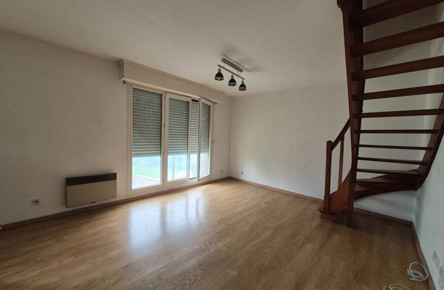 TEMPLEMARS – APPARTEMENT – 2 CHAMBRES – GARAGE – CAVES