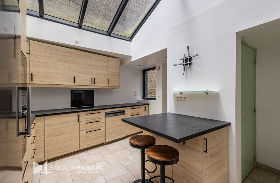 VIEUX LILLE MAISON DE 207 M2 AU SOL, RARE SUR SECTEUR