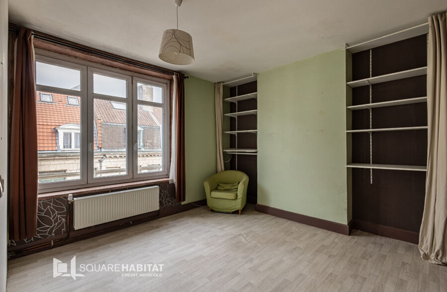 VIEUX LILLE MAISON DE 207 M2 AU SOL, RARE SUR SECTEUR