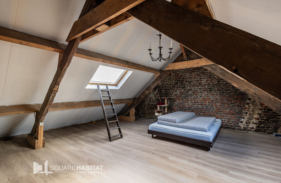 VIEUX LILLE MAISON DE 207 M2 AU SOL, RARE SUR SECTEUR