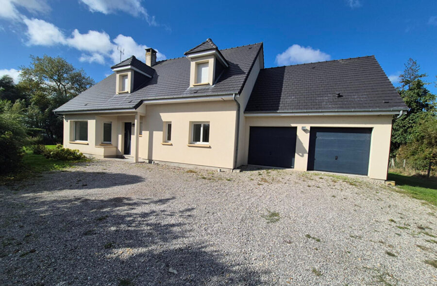 Maison de 2010, 4 chambres, double garage, vivable de plain-pied sur 2500m² à VERTON