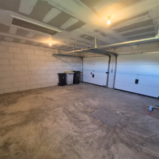 Maison de 2010, 4 chambres, double garage, vivable de plain-pied sur 2500m² à VERTON