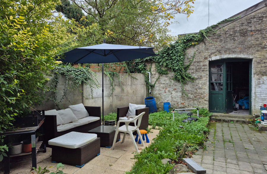 Maison  semi individuel  sur 500 m²