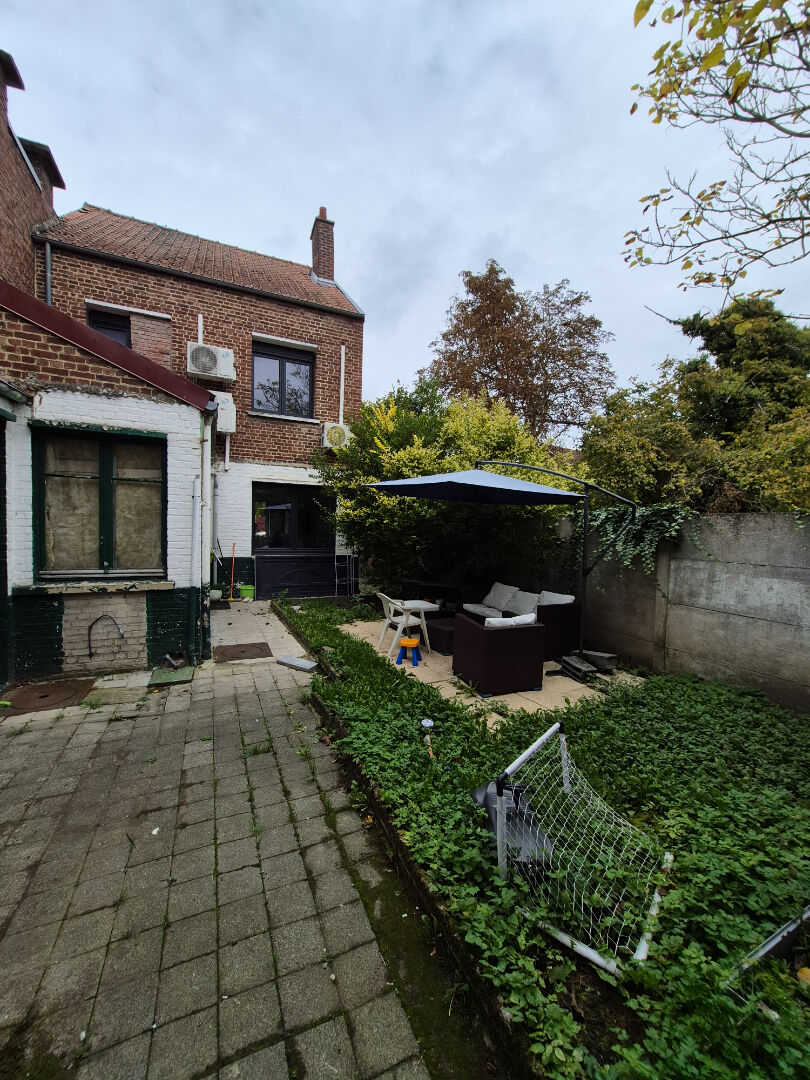 Maison  semi individuelle sur 500 m²