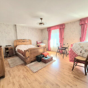 Maison  de ville  sur 495 m²