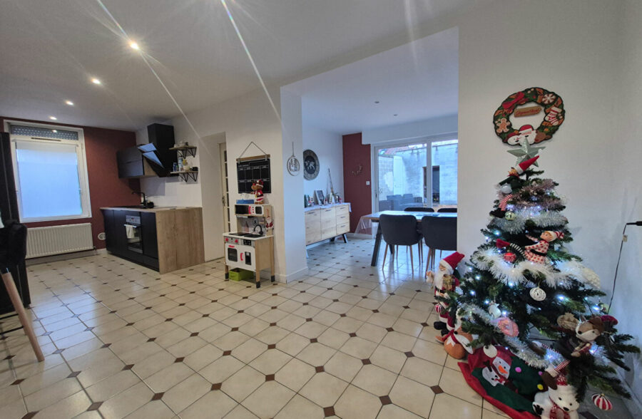 Maison INDIVIDUELLE ,semi plain pied !