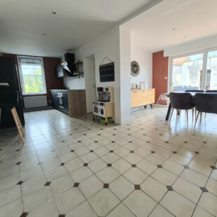 Maison INDIVIDUELLE ,semi plain pied !