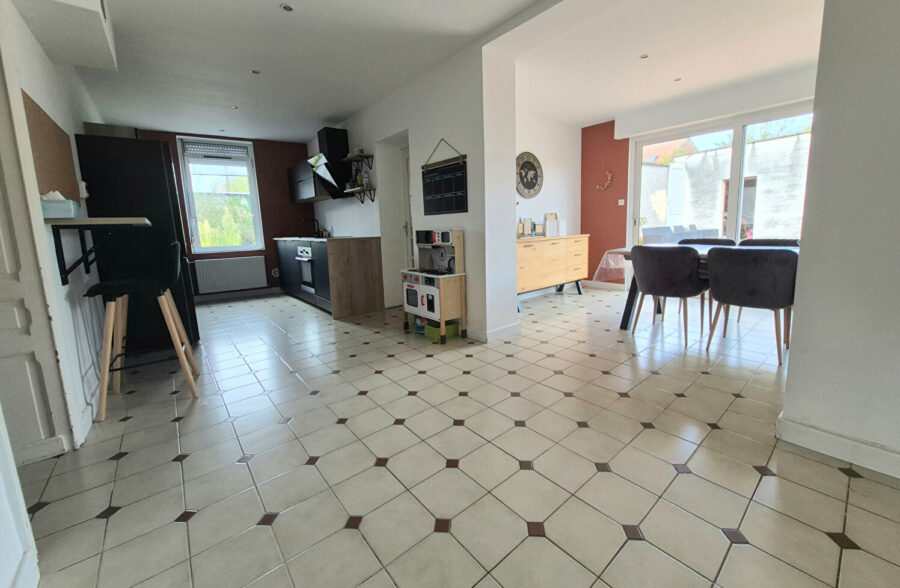 Maison INDIVIDUELLE ,semi plain pied !