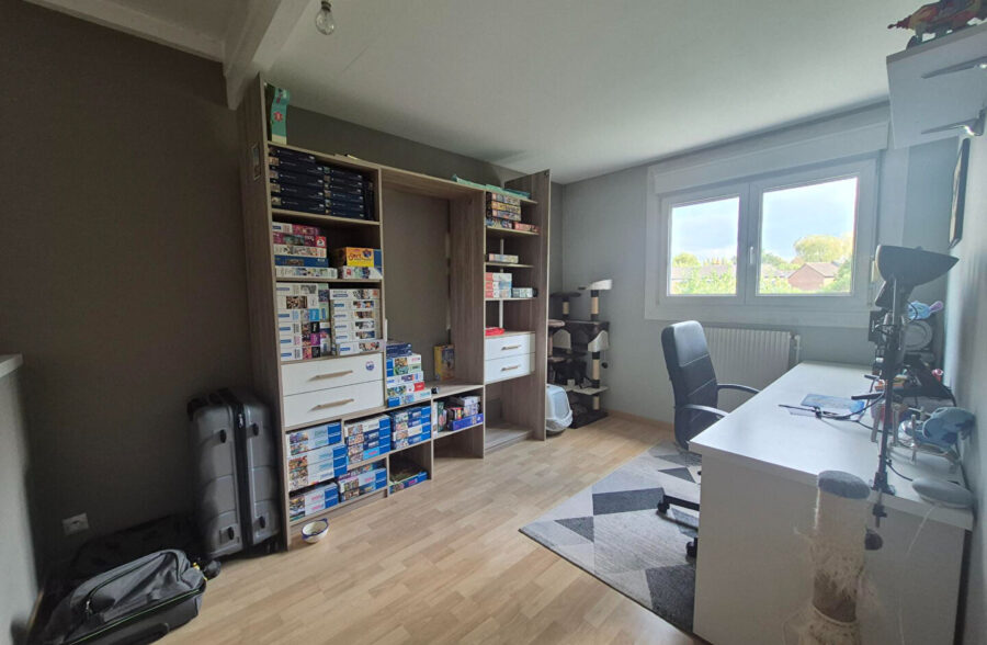 HELLEMMES – MAISON – 4 CHAMBRES – 1 BUREAU – JARDIN – GARAGE