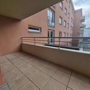 T2  AVEC BALCON ET PARKING