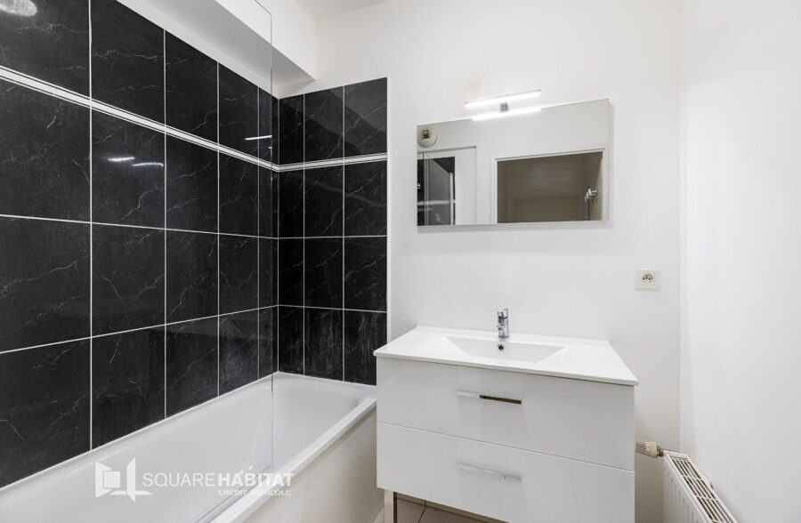 EXCLUSIVITE: LILLE WAZEMMES/GAMBETTA: Type 3 traversant balcon