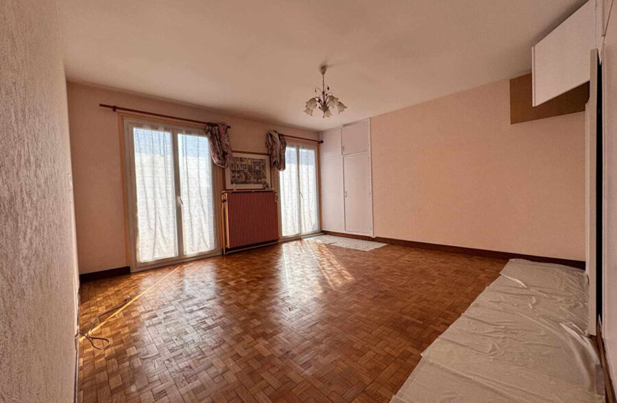 MAISON FAMILIALE  SUR PARCELLE DE  4925m² !