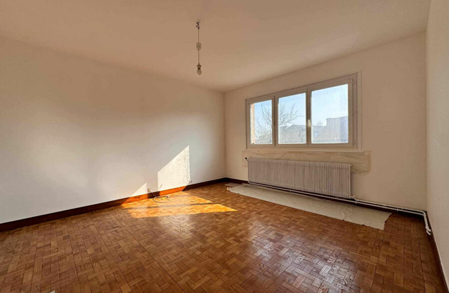 MAISON FAMILIALE  SUR PARCELLE DE  4925m² !