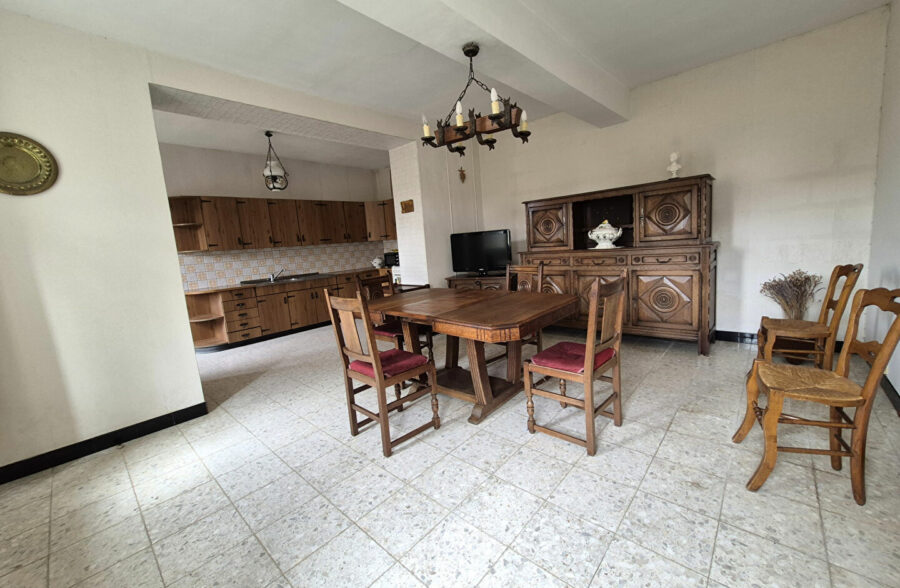 Longère individuelle , grange et hangar.