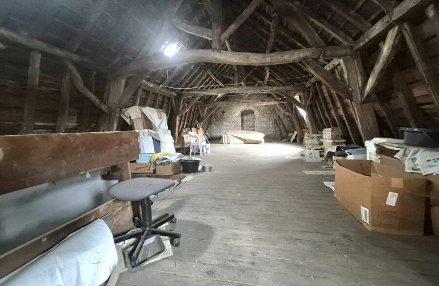 Longère individuelle , grange et hangar.