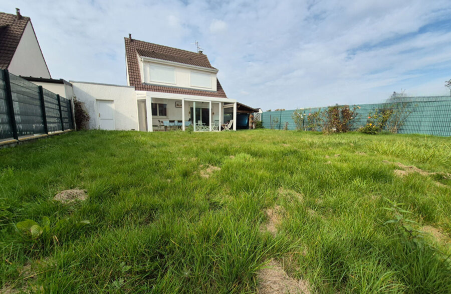 Maison semi individuelle 3 chambres, jardin, garage