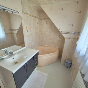 Maison semi individuelle 3 chambres, jardin, garage