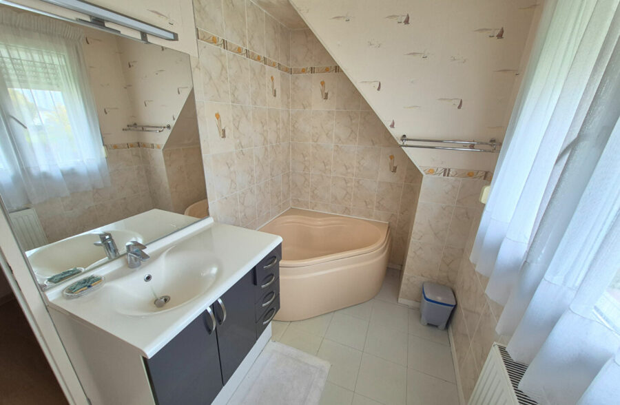 Maison semi individuelle 3 chambres, jardin, garage