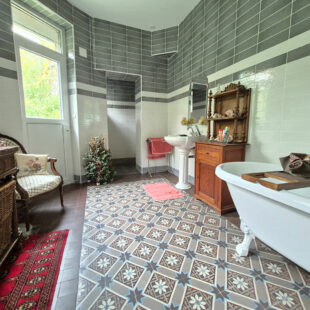 Sublime bourgeoise typique de Roubaix en semi plain-pied DPE C