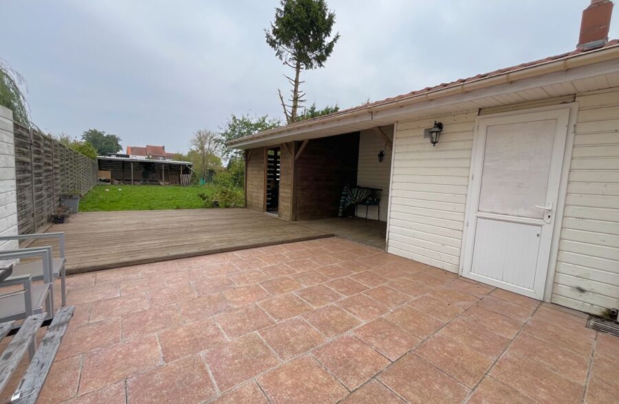 Maison individuelle semi plain pied avec jardin et garage