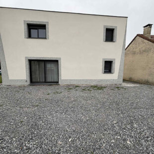 Charmant pavillon individuel moderne en village calme