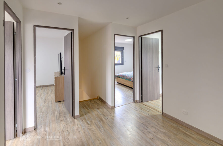 Charmant pavillon individuel moderne en village calme