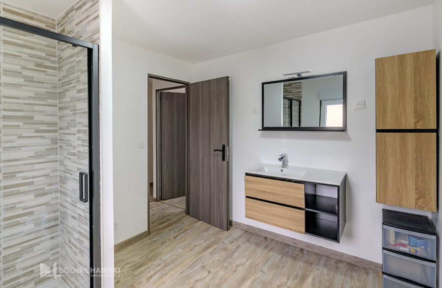 Charmant pavillon individuel moderne en village calme