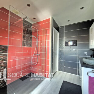Pavillon individuel avec garage  Sous compromis 