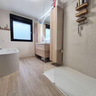 Pavillon individuel de type semi plain pied