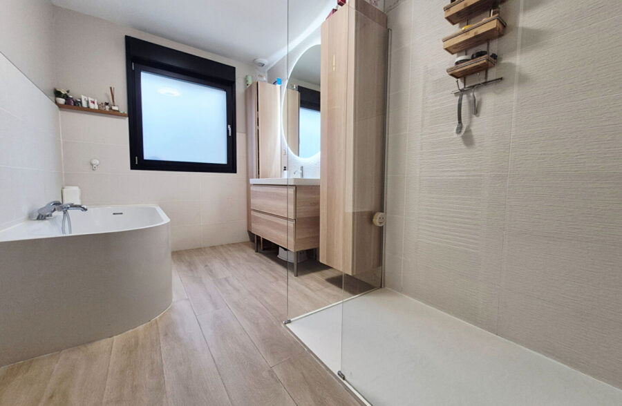Pavillon individuel de type semi plain pied
