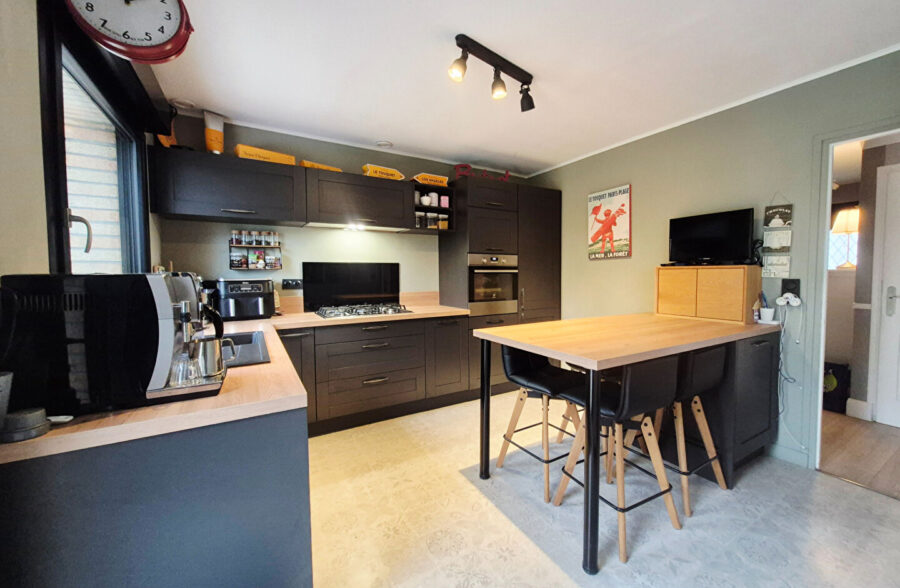 Pavillon individuel de type semi plain pied