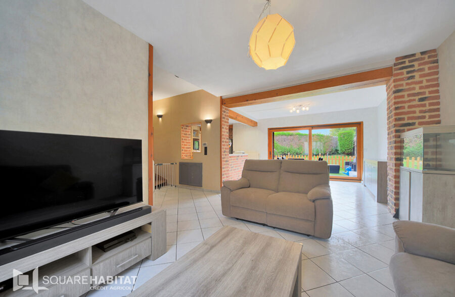 Maison avec beau jardin et idéalement située à HENIN-BEAUMONT