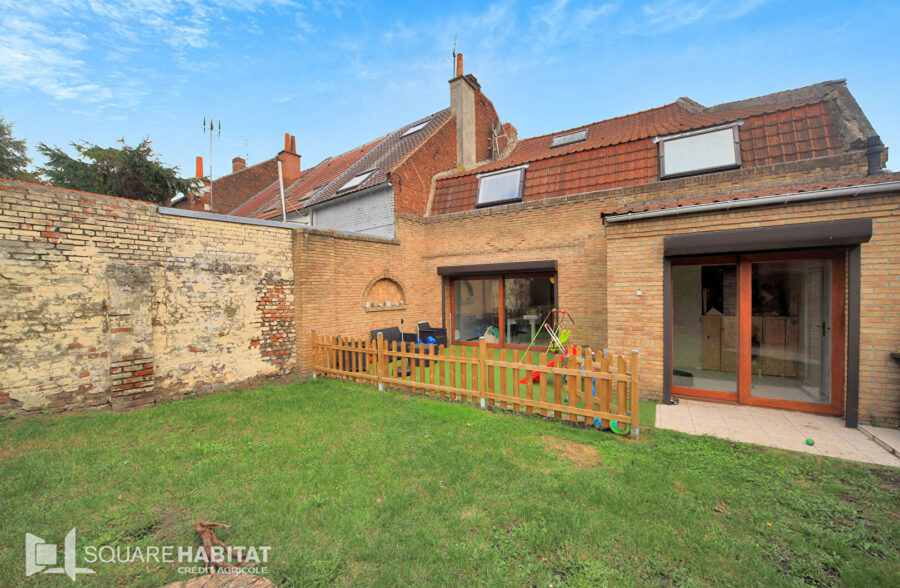 Maison avec beau jardin et idéalement située à HENIN-BEAUMONT