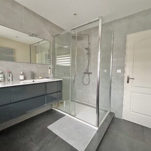 Maison  180 m2
