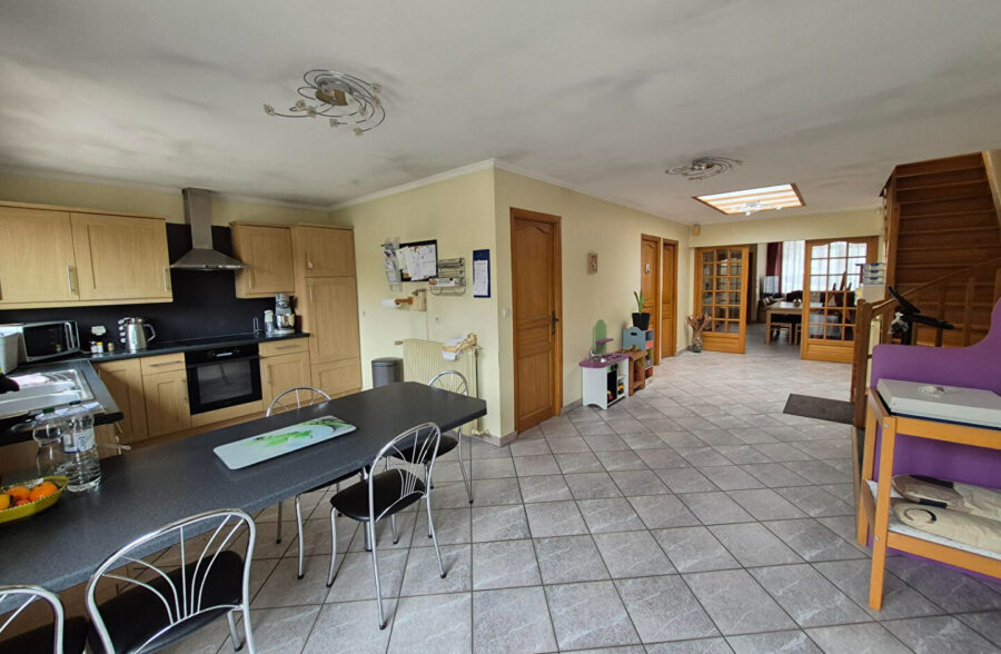 À Croix centre, Maison familiale avec vaste espace de vie et jardin