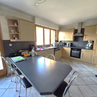 À Croix centre, Maison familiale avec vaste espace de vie et jardin