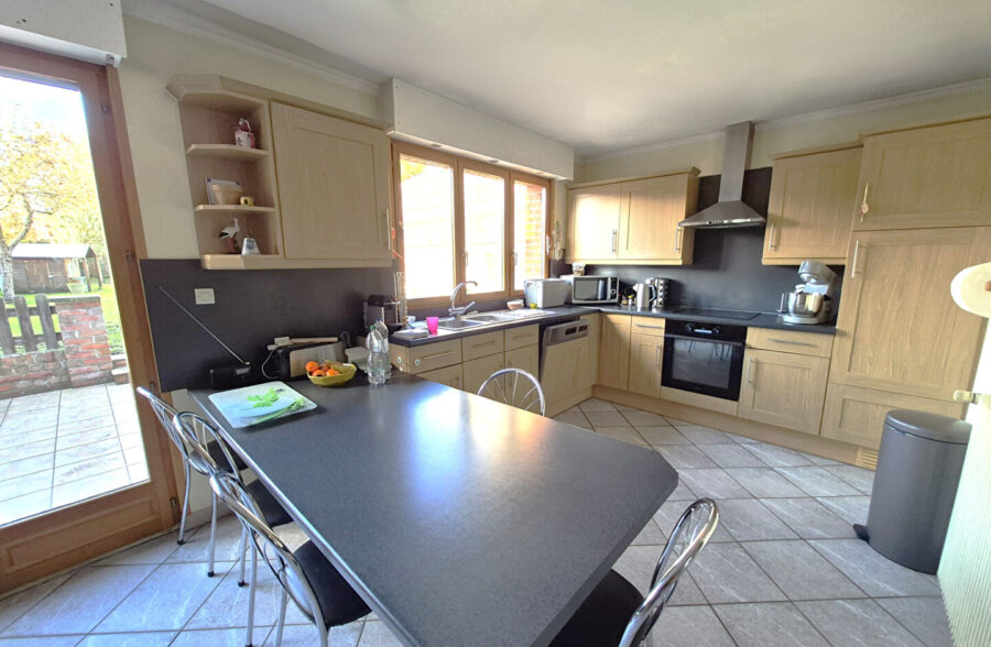 À Croix centre, Maison familiale avec vaste espace de vie et jardin