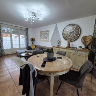 Maison semi individuelle 1 bureau 2 chambres jardin garage