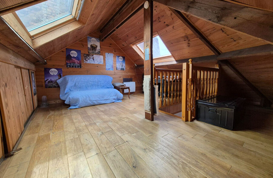 Croix, maison 2 chambres + bureau, terrasse et garage  Sous compromis 
