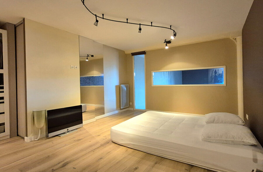 LOFT CONTEMPORAIN ET COSY 158 m² LOFT CONTEMPORAIN ET COSY 158 m²