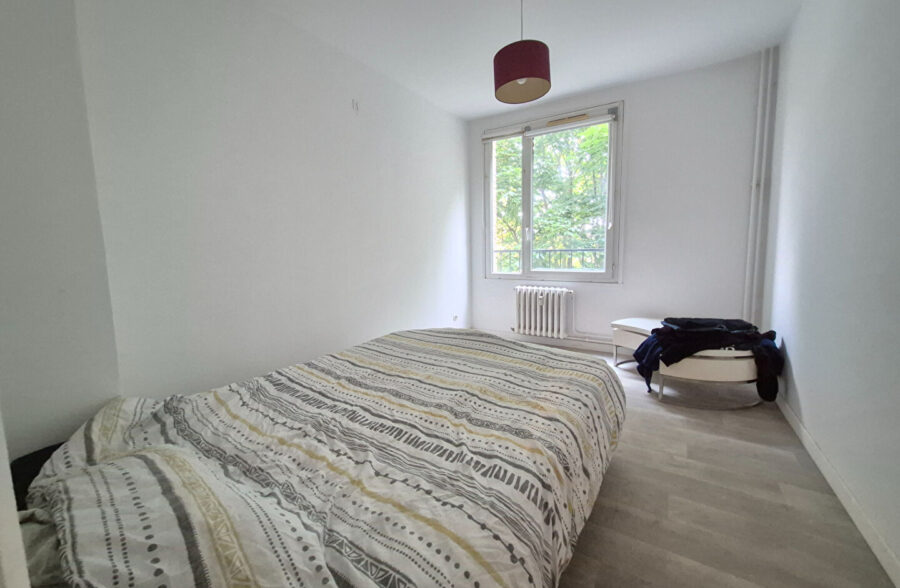 Investissement locatif : appartement de 48 m² dans une résidence recherchée.