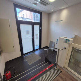 OPPORTUNITÉ COMMERCIALE EXCEPTIONNELLE ! 150m² modulables, emplacement stratégique. OPPORTUNITÉ COMMERCIALE EXCEPTIONNELLE ! 150m² modulables, emplacement stratégique.