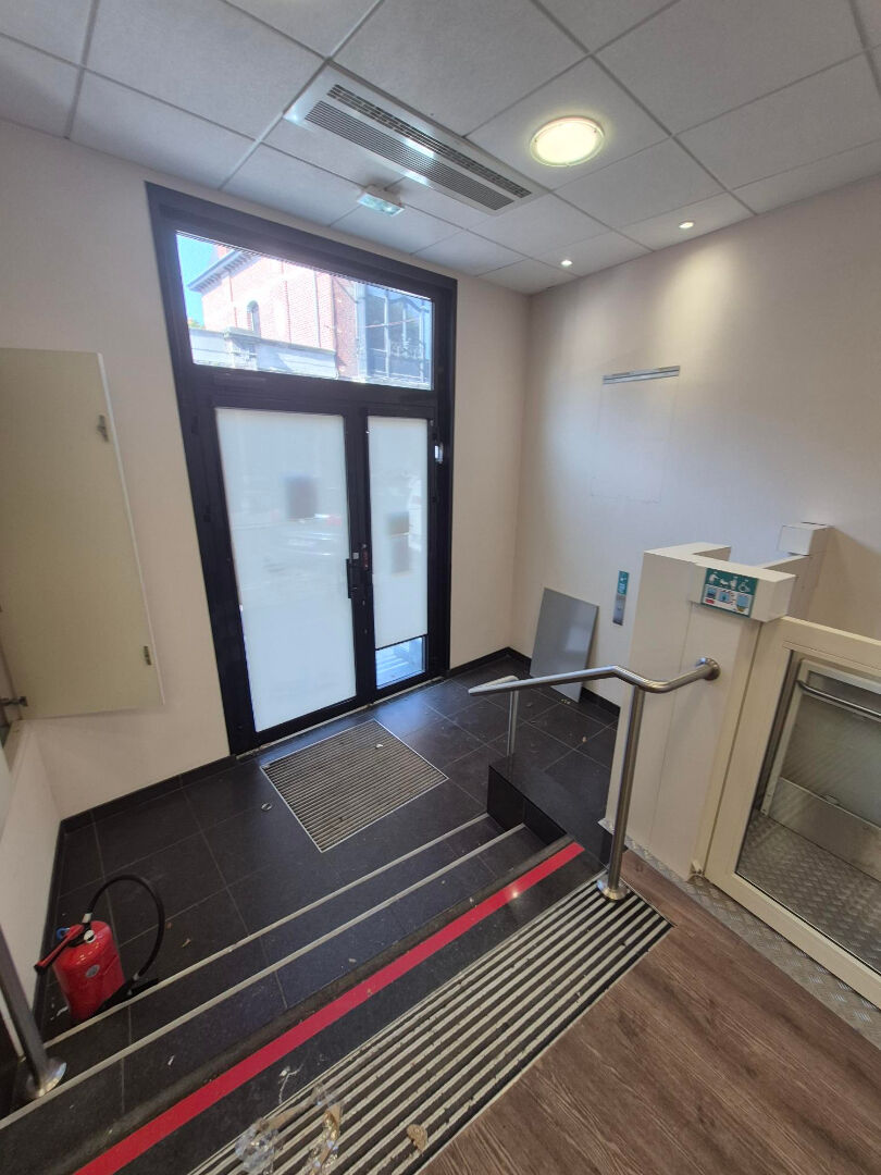 OPPORTUNITÉ COMMERCIALE EXCEPTIONNELLE ! 150m² modulables, emplacement stratégique. OPPORTUNITÉ COMMERCIALE EXCEPTIONNELLE ! 150m² modulables, emplacement stratégique.