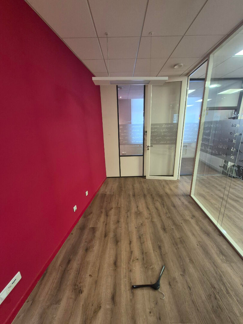 OPPORTUNITÉ COMMERCIALE EXCEPTIONNELLE ! 150m² modulables, emplacement stratégique. OPPORTUNITÉ COMMERCIALE EXCEPTIONNELLE ! 150m² modulables, emplacement stratégique.