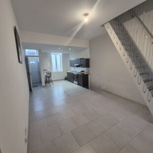 À VENDRE ! Maison de ville 73m² 4 pièces + cour à Roubaix, 69 900€ HAI !!!
