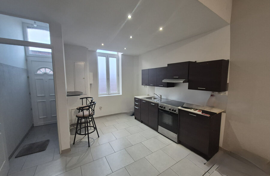 À VENDRE ! Maison de ville 73m² 4 pièces + cour à Roubaix, 69 900€ HAI !!! À VENDRE ! Maison de ville 73m² 4 pièces + cour à Roubaix, 69 900€ HAI !!!