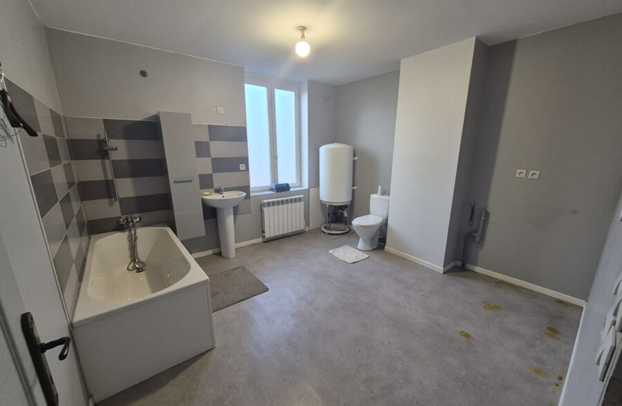 À VENDRE ! Maison de ville 73m² 4 pièces + cour à Roubaix, 69 900€ HAI !!! À VENDRE ! Maison de ville 73m² 4 pièces + cour à Roubaix, 69 900€ HAI !!!