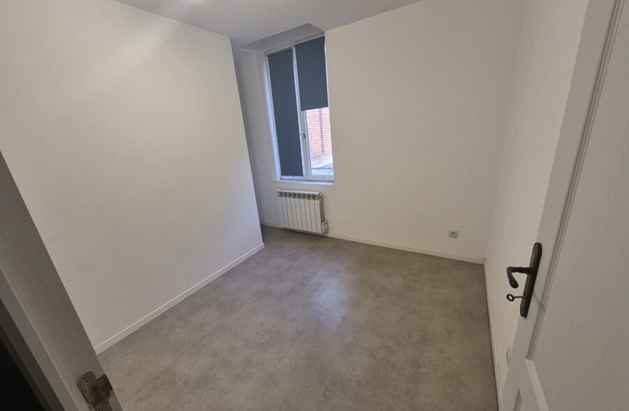 À VENDRE ! Maison de ville 73m² 4 pièces + cour à Roubaix, 69 900€ HAI !!! À VENDRE ! Maison de ville 73m² 4 pièces + cour à Roubaix, 69 900€ HAI !!!
