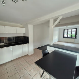 Maison de caractère rénovée à Steenvoorde centre